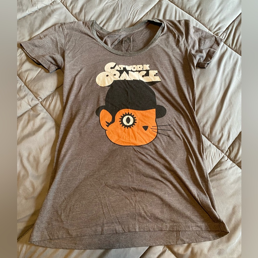 Headline News Catwork Orange Women’s Shirt Sized Medium